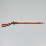 1049 3105 MUZZLE-LOADER